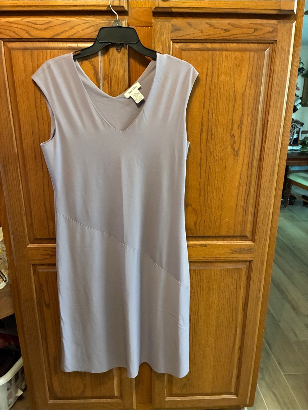 Calvin Klein Lavender V-Neck Sleeveless Midi Dress size M